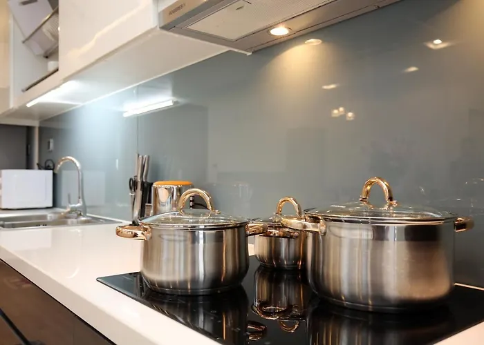 Investland- Vinhomes Metropolis One, Two, Three, Four Bedrooms